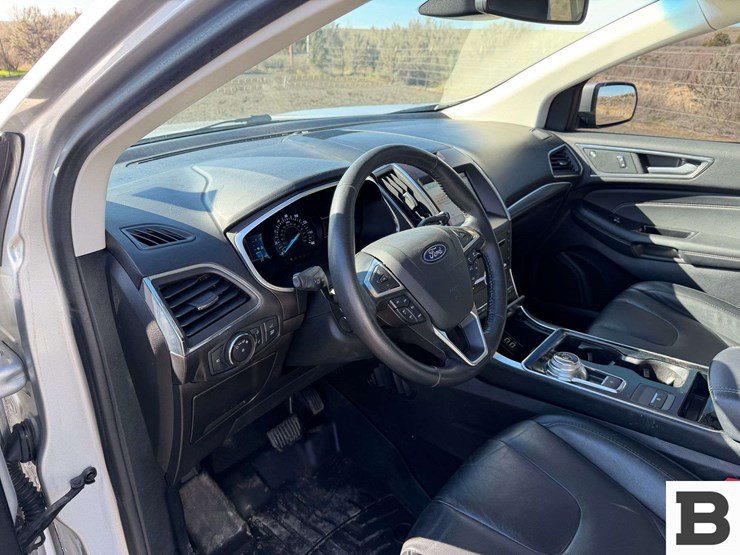 2019-ford-edge-image-22