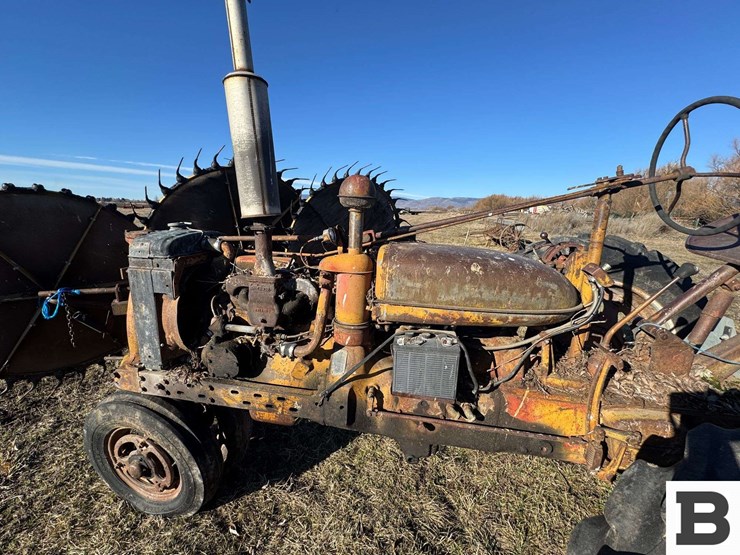 international-harvester-h-tractor-image-13