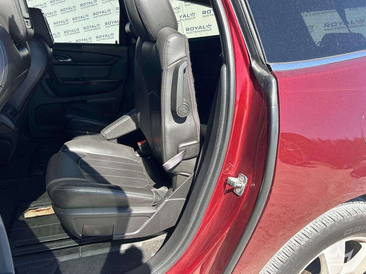 2015-chevrolet-traverse-image-18