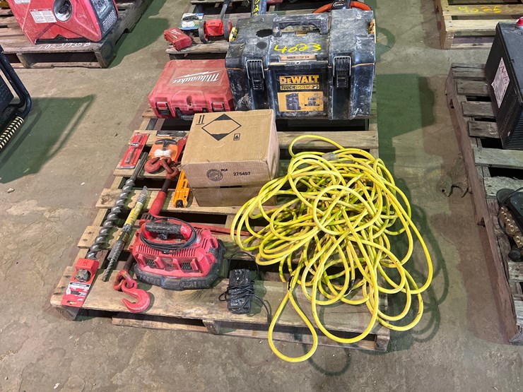 #4023-•-misc-lot-of-assorted-items-image-1