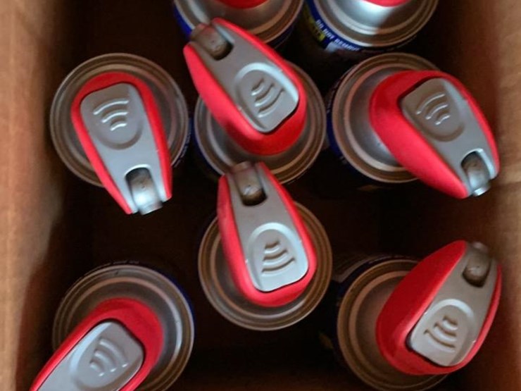 #272-•-8-cans-wd-40-image-1