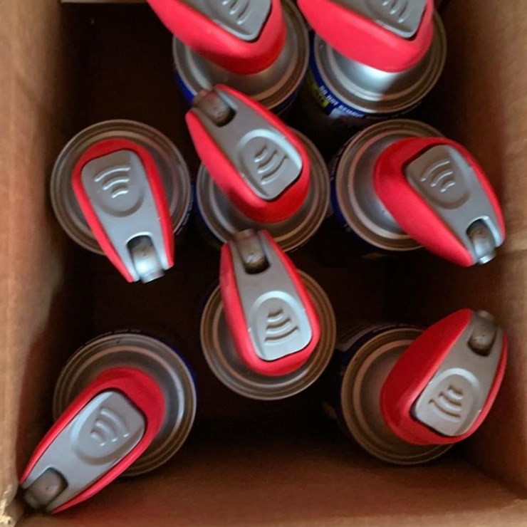 #272 • 8 Cans WD-40