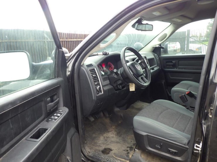 2016-dodge-1500-image-5