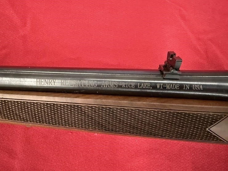 henry-model-h015-243-.243-rifle-image-8