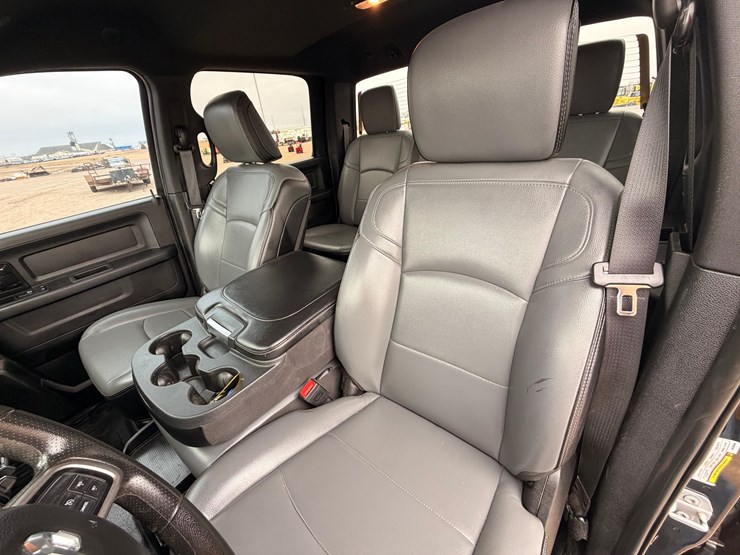 2022-ram-2500-hd-pickup-image-18