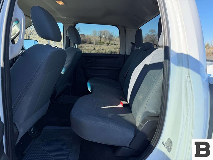 2017-dodge-2500-image-26