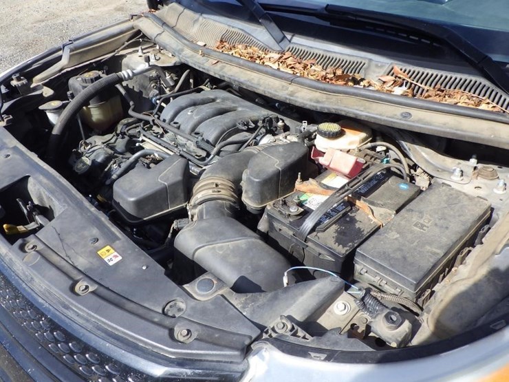 2015-ford-explorer-image-10