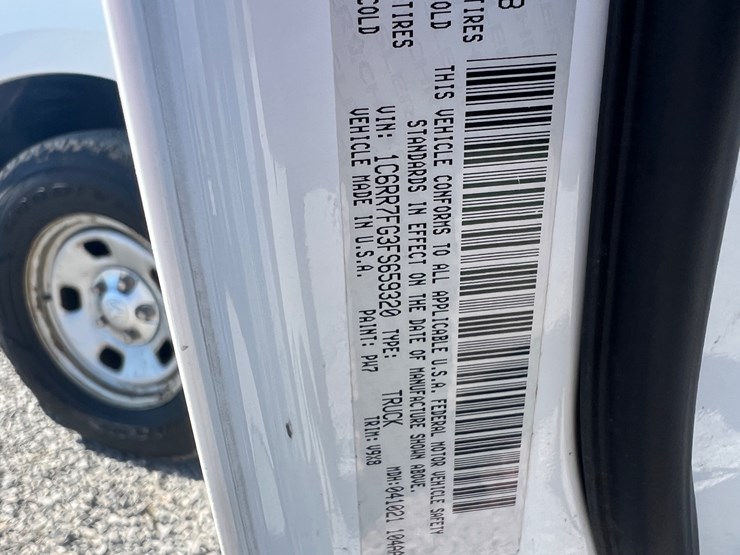 2015-dodge-1500-image-36