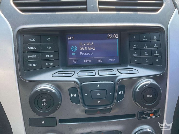 2015-ford-explorer-image-15