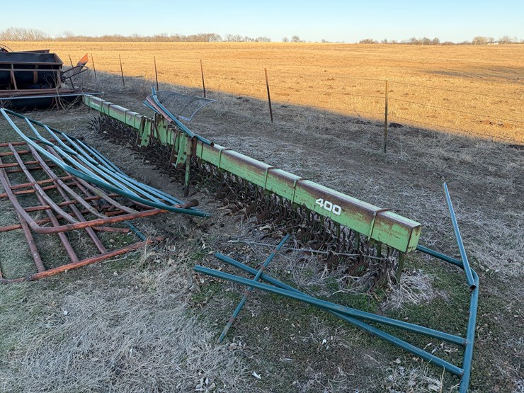 john-deere-400-image-1