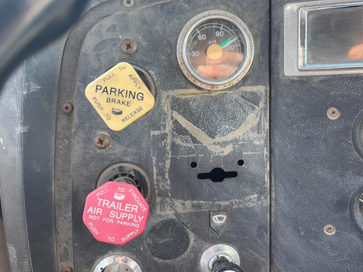 1992-ford-l8000-image-25