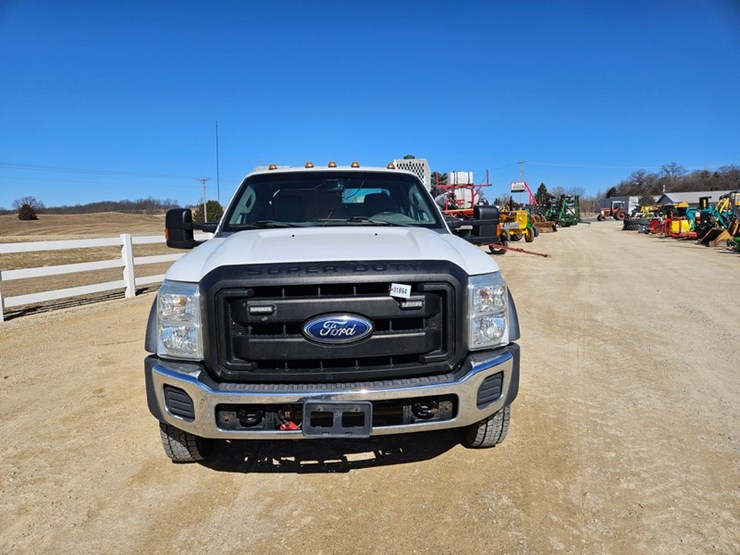 2011-ford-f550-image-8