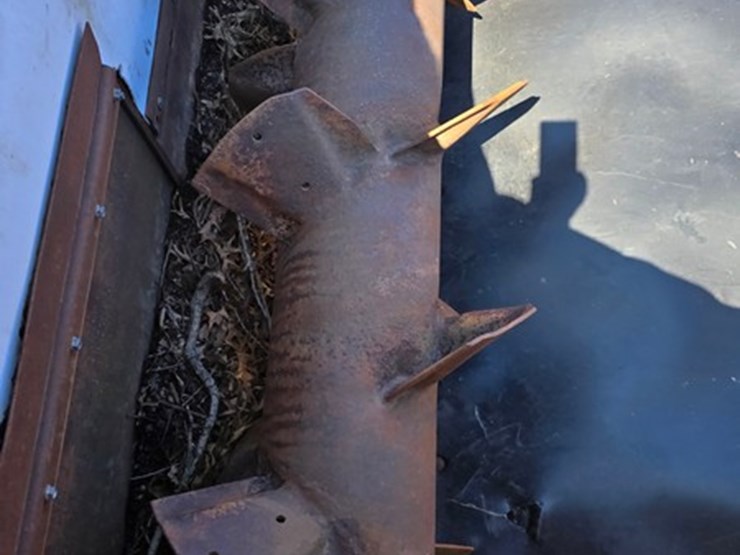 new-holland-305-image-13