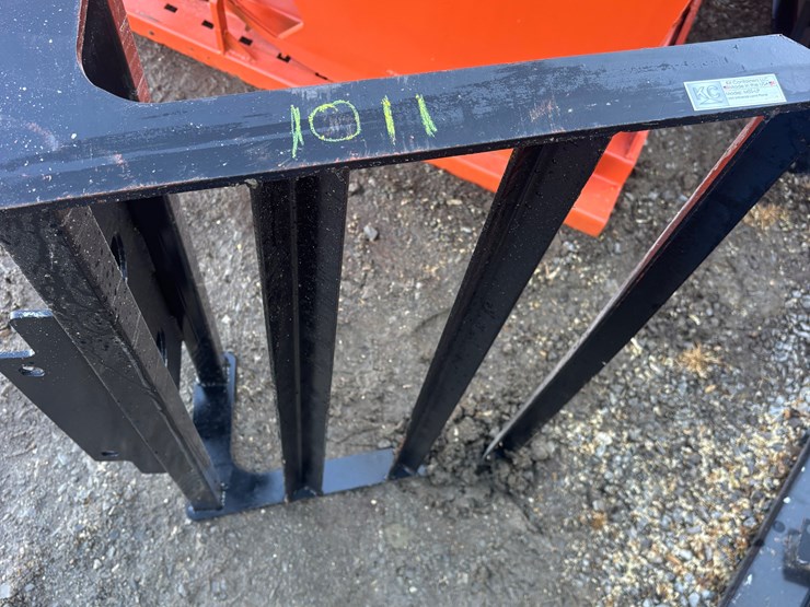 #1011-•-mini-universal-land-plane-image-4