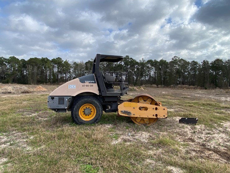 2013-volvo-sd70-image-10