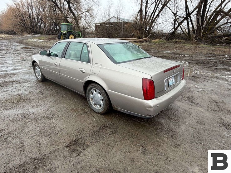 2001-cadillac-deville-sedan-image-3