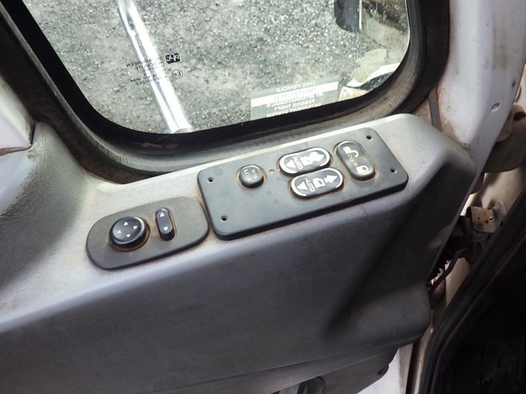 2007-international-7600-image-30