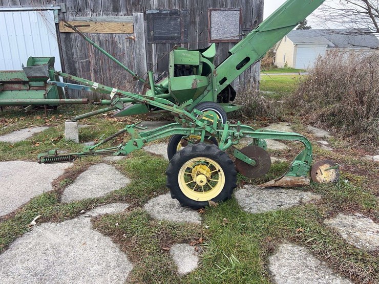 john-deere-12-image-7