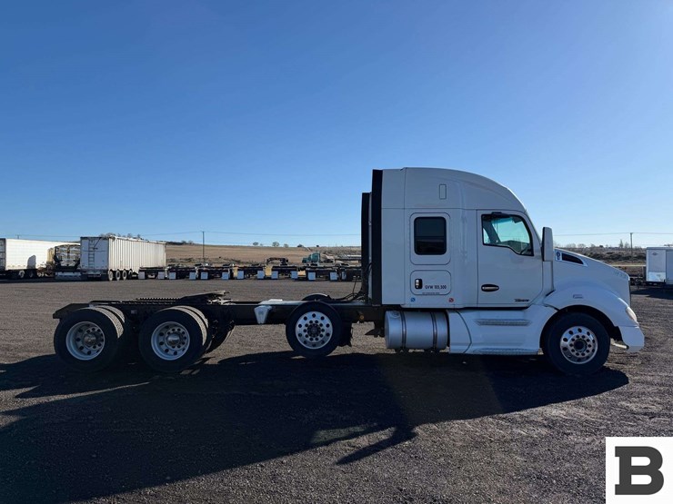2019-kenworth-t680-image-6