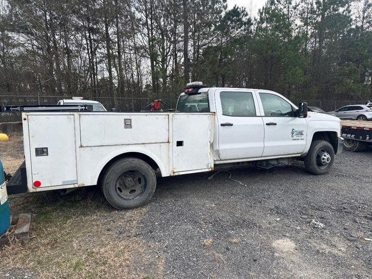 2018-chevrolet-3500hd-image-4