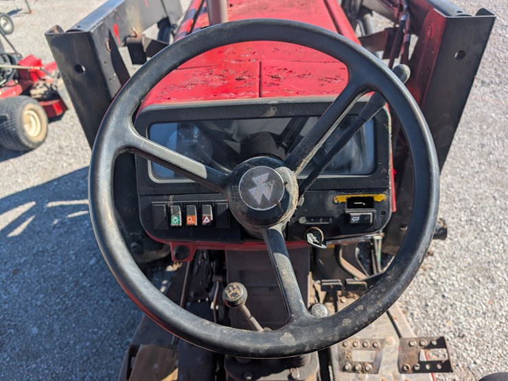 massey-ferguson-383-image-9