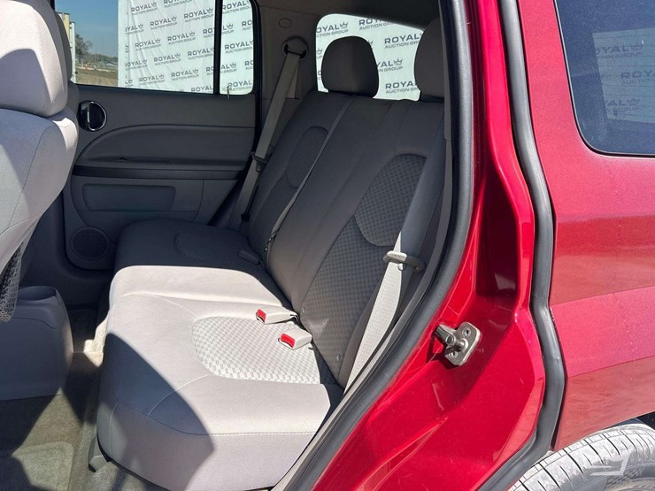 2010-chevrolet-hhr-image-16