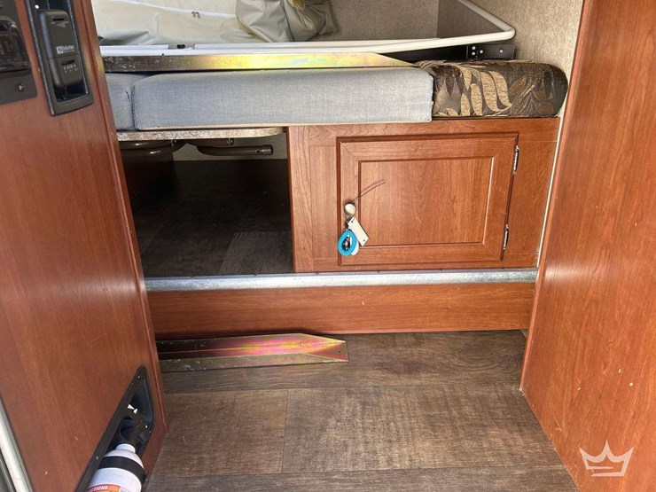 2017-forest-river-rockwood-hw275-s/a-pop-up-camper-trailer-image-8