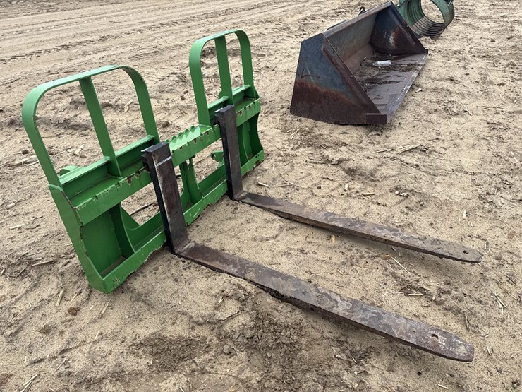 hla-attachments-loader-forks-image-2