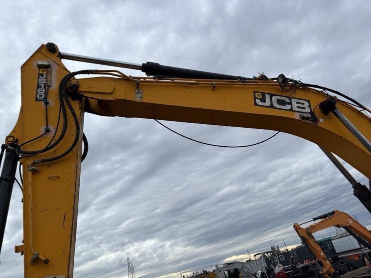 2012-jcb-js160-image-16