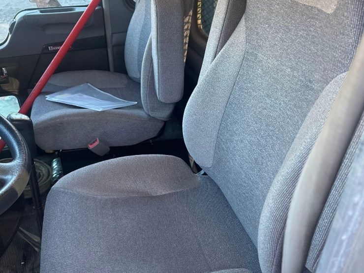 2019-kenworth-t800-image-19