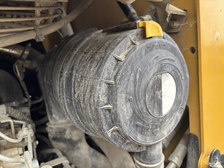 caterpillar-246c-image-37