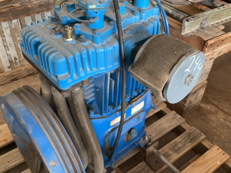 #244-•-quincy-air-compressor-image-11