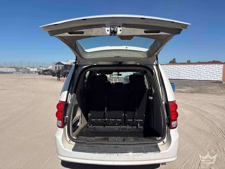 2012-dodge-grand-caravan-image-24