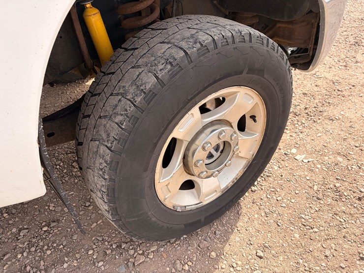 2011-ford-f350-image-28