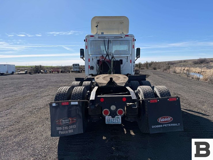 2014-freightliner-cascadia-125-image-4