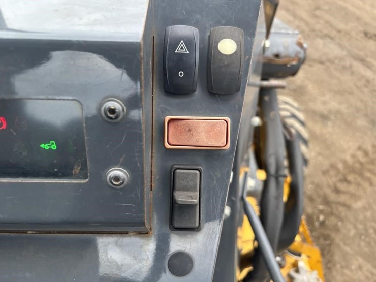 2017-deere-210lep-image-13