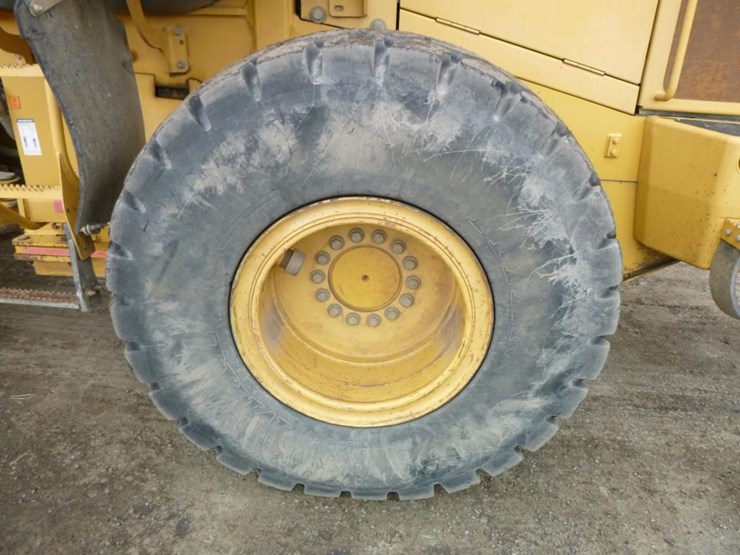 2005-deere-624j-image-39