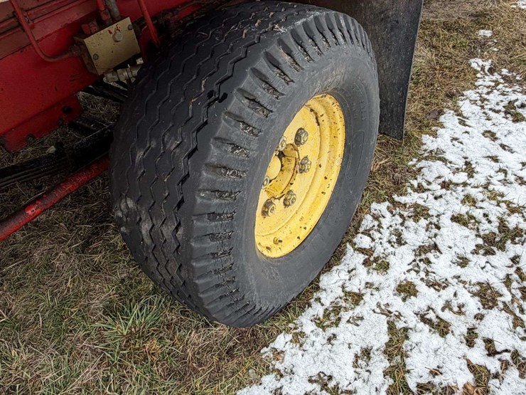 new-holland-1075-image-17