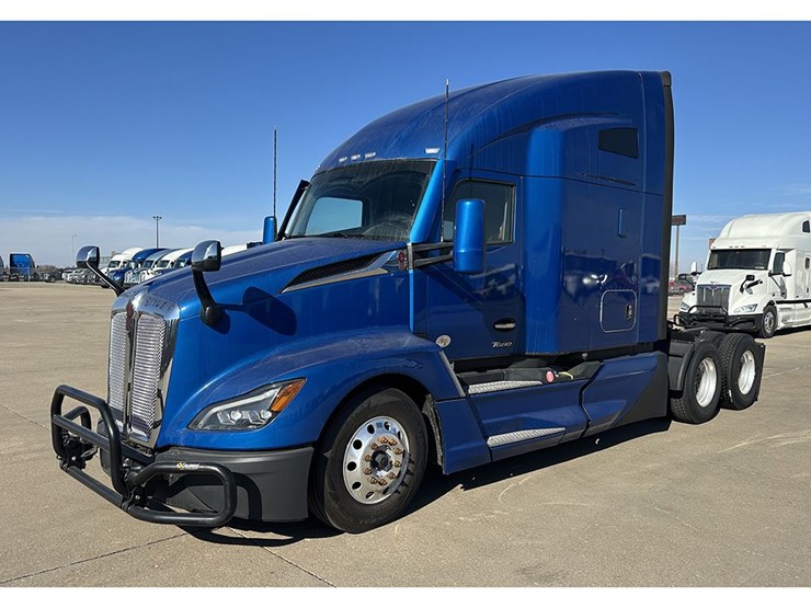 2022-kenworth-t680-image-1