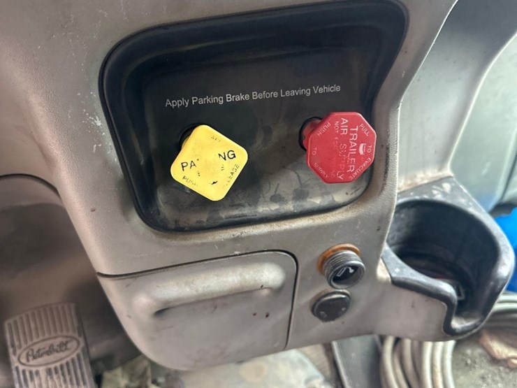 2007-peterbilt-357-image-27