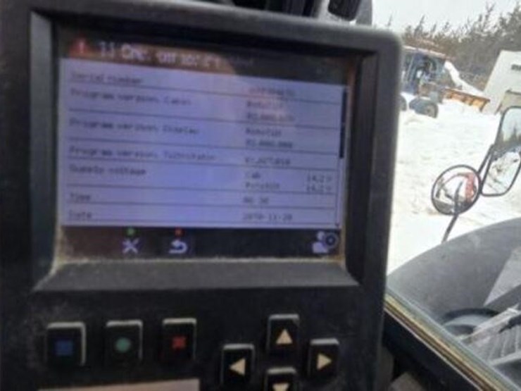 2017-kubota-kx080-4-image-32