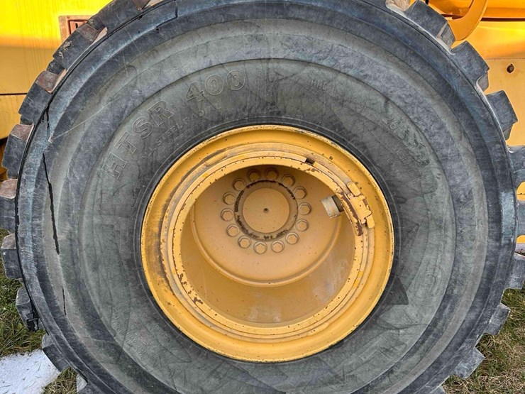 1999-deere-744h-image-13