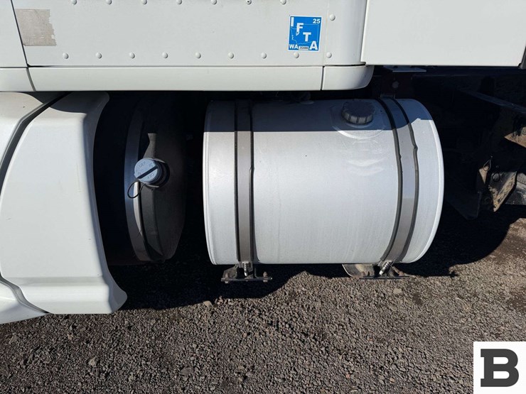 2019-kenworth-t680-image-15