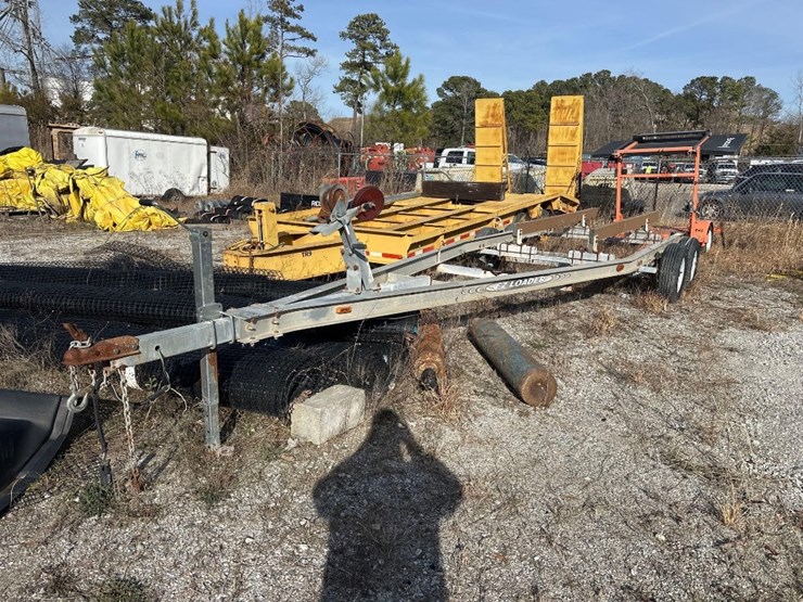 ez-loader-t/a-25ft-long-aluminum-boat-trailer-image-1