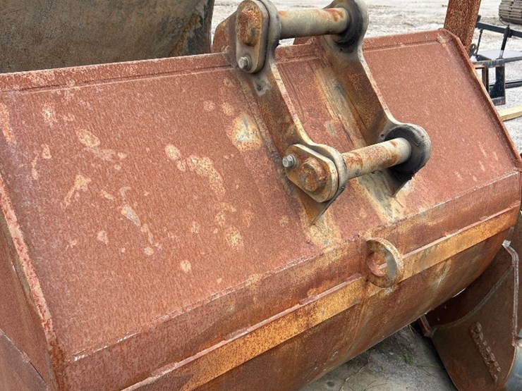 62in-hydraulic-excavator-bucket-image-3