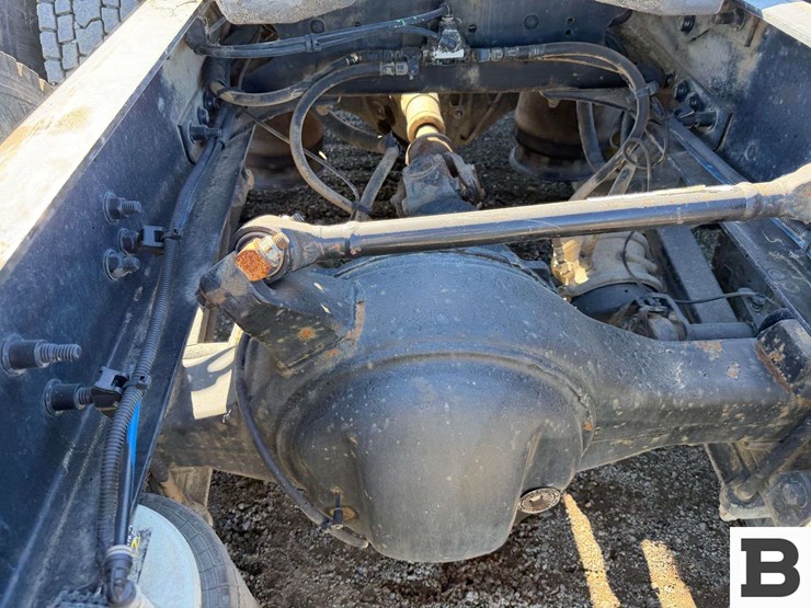 2014-freightliner-cascadia-125-image-24