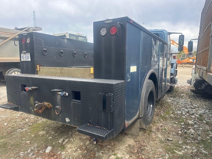 2005-international-7400-image-5