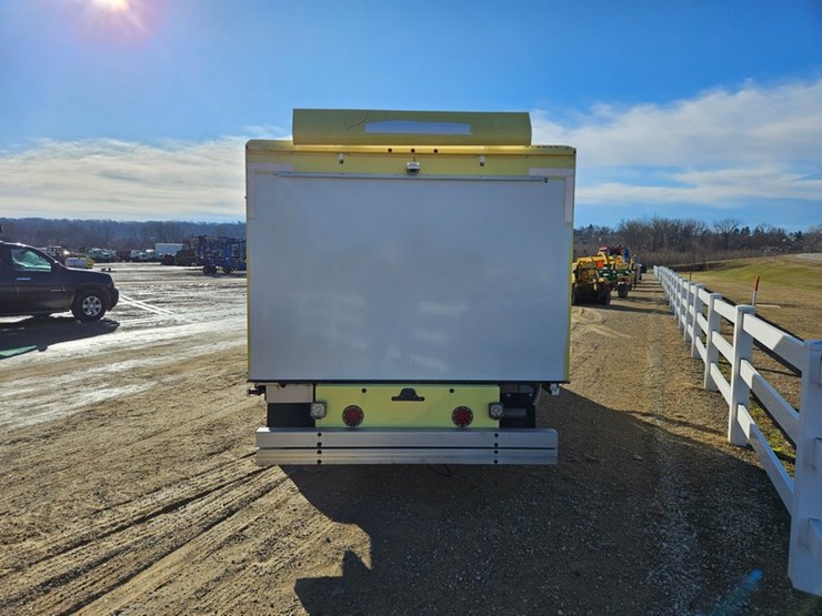 2019-ford-e450-image-4