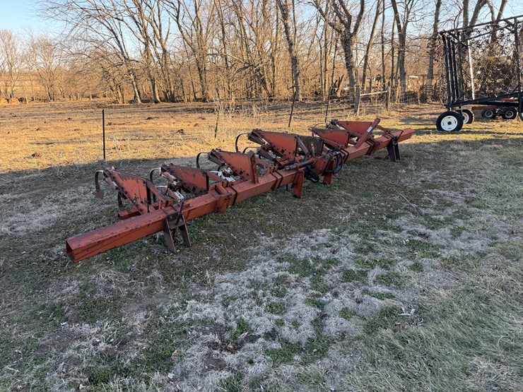 #209032-•-used-cultivator-image-1