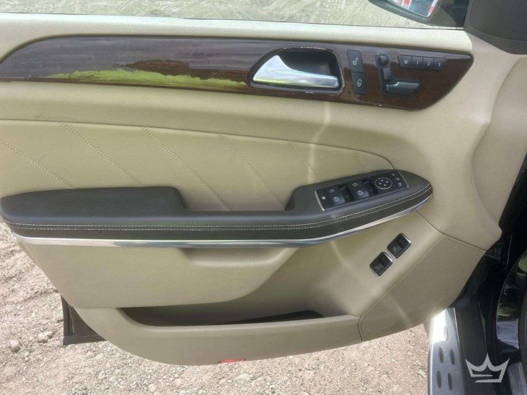 2013-mercedes-benz-gl450-image-9